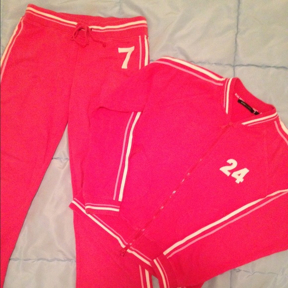 💙 BCBG 💙pink sweat suit 2 piece set size medium.