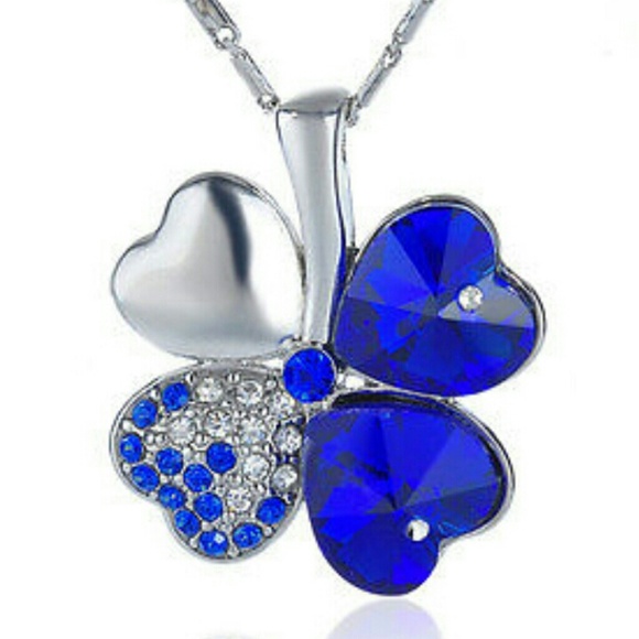 Four leaf clover necklace NWT