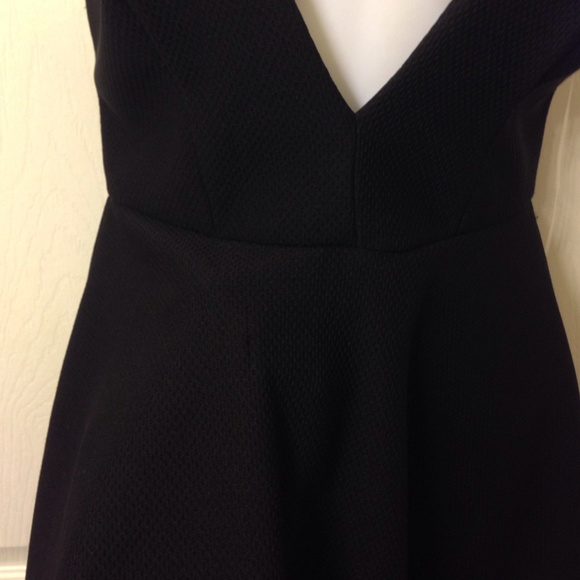 🚫SOLD In Bundle🚫 Black Cocktail Dress - Picture 3 of 4