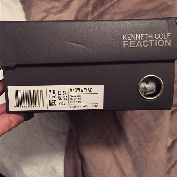 Kenneth Cole bronze heels