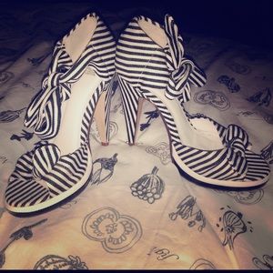 Monochrome high heel sandals