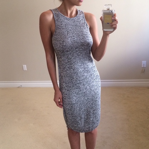 • SOLD • Grey Knit Midi M/L - Picture 2 of 4
