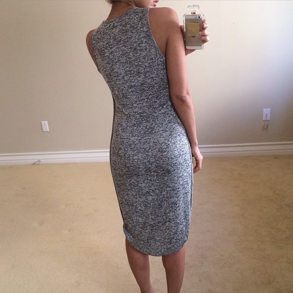 • SOLD • Grey Knit Midi M/L - Picture 4 of 4