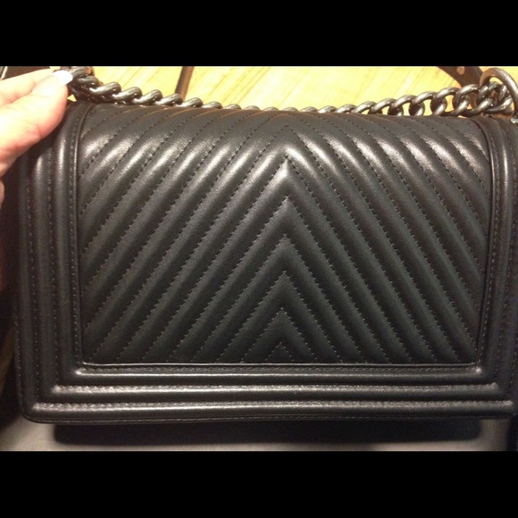 Chanel Chevron Le Boy - Picture 2 of 4
