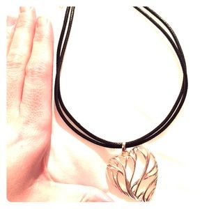 Black heart necklace