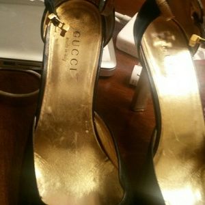 T strap Gucci heals 9 1/2b