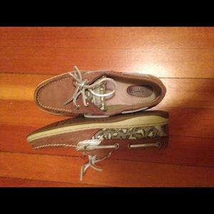 Womens sperry topsider leopard sequins.