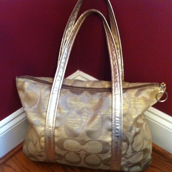 Coach Handbag - Picture 2 of 2