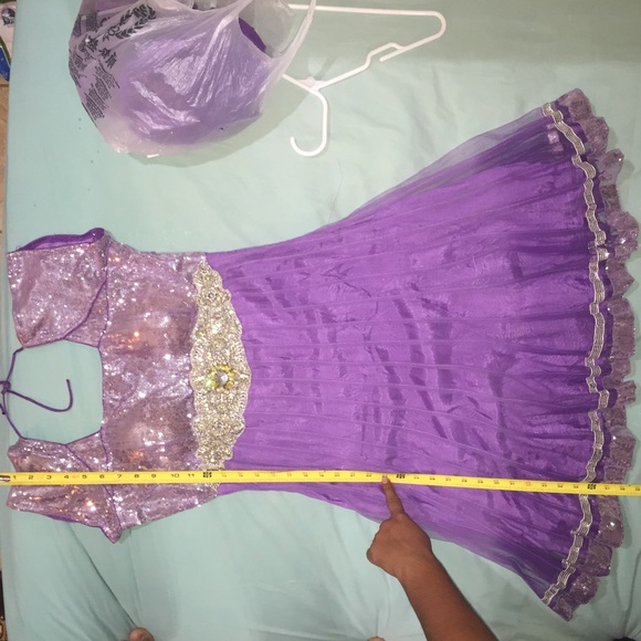 beautiful sparkly party suit for any party. - Picture 3 of 4