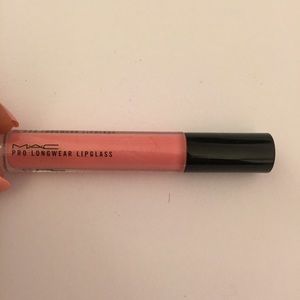 Mac lipgloss next fade prolong wear