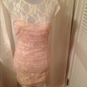 Nordstrom brand "en creme" lace dress