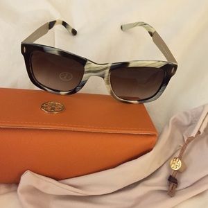 Tory Burch Wayfarer Sunglasses NWOT