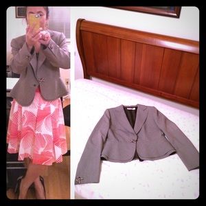 TAHARI Peplum blazer