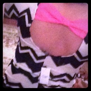 FUN b&w chevron top!