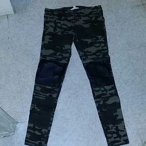 Camouflage legging
