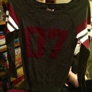 SO 07 medium sized sweater