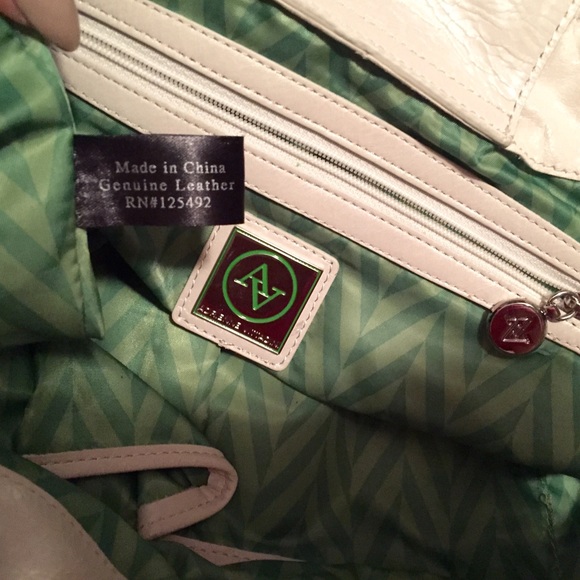 Portofino Basket Tote - Picture 2 of 3