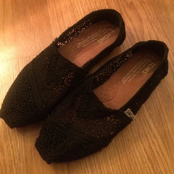 Black crochet TOMS