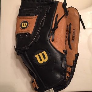 ⚾️Wilson baseball/ softball glove