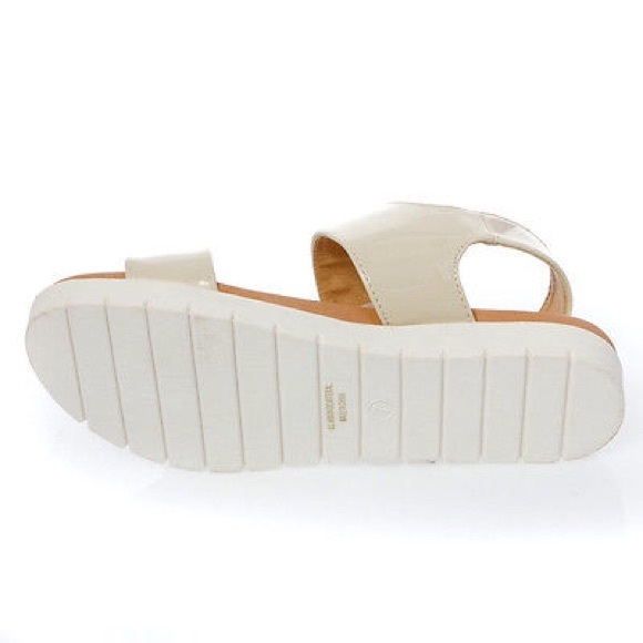 Open Toe Mary Jane White Lug Sole Flatform Sandal - Picture 4 of 4