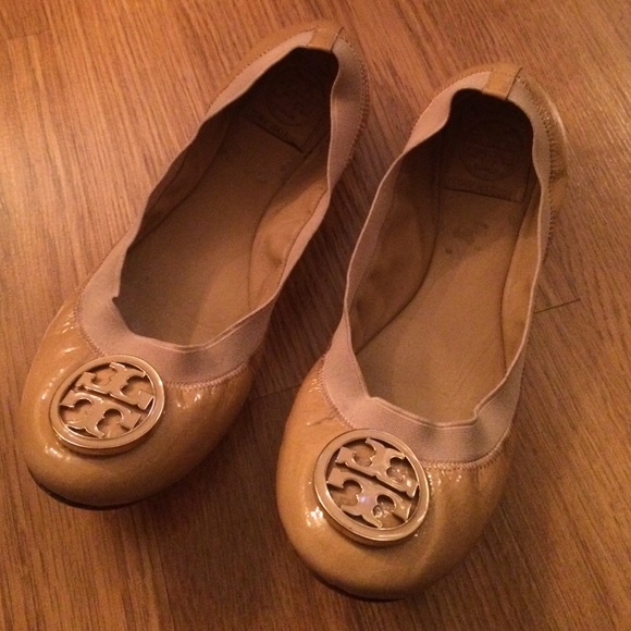 Tory burch nude Caroline flat