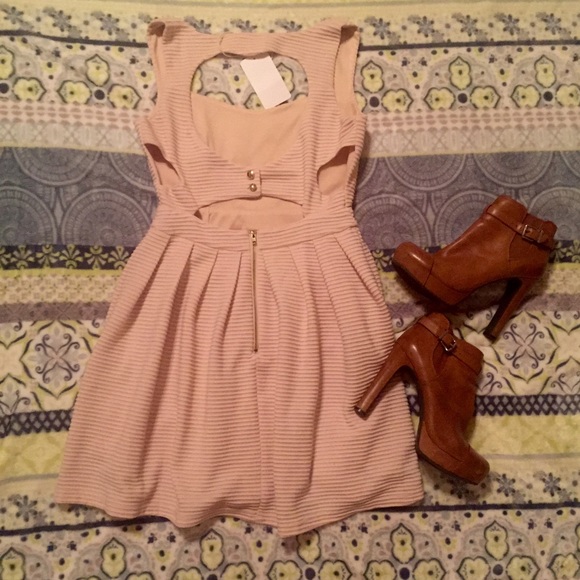 Light pink/cream babydoll dress!