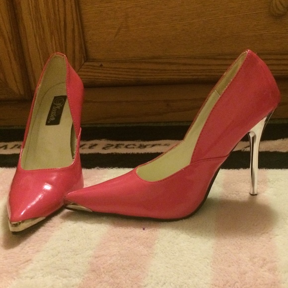 NWOB SEXY bright pink heels