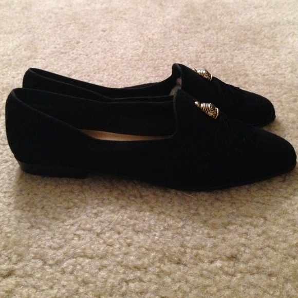 *Price Drop!* Unique Unisa Suede Flats - Picture 2 of 4