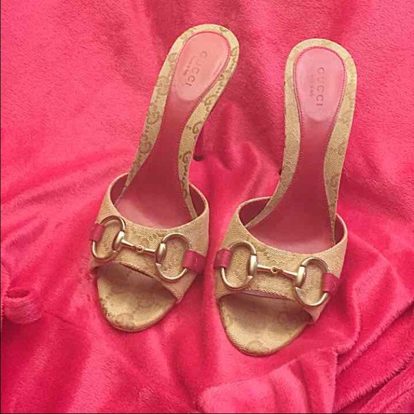SOLD💕Gucci monogram Hot pink heels💕💋
