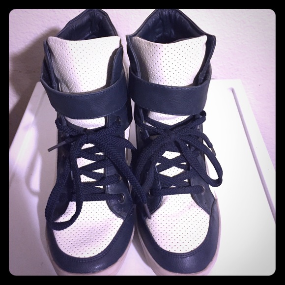 Sneaker wedge