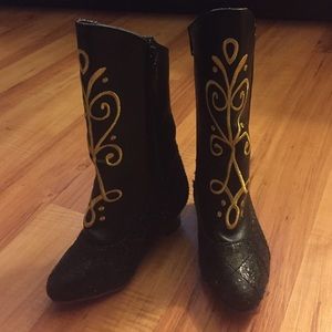 Disney Frozen Anna boots. Toddler girls size 7/8