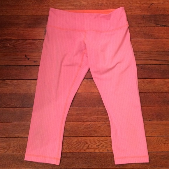Lululemon "Wonder Under" cropped pants.size 8