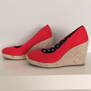 Red Wedges