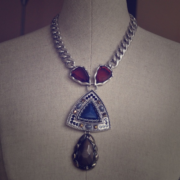 Vintage necklace in silver chain