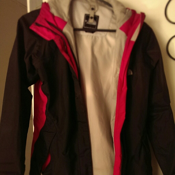 Womens north face coat with linen