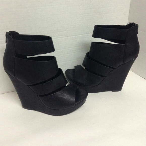 Black Wedges