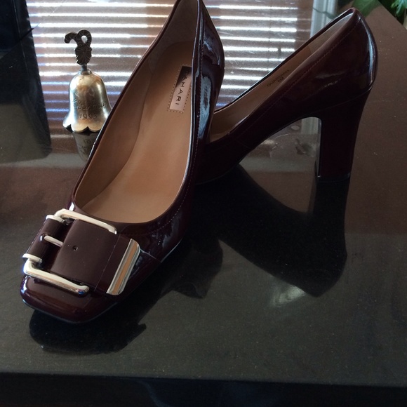 Tahari shoes
