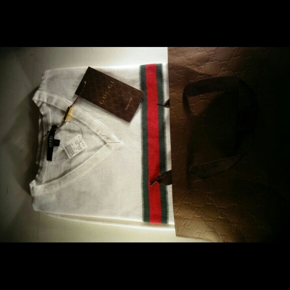 100% Authentic Gucci Shirt           $115 via 🅿🅿