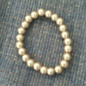 Pearl bracelet