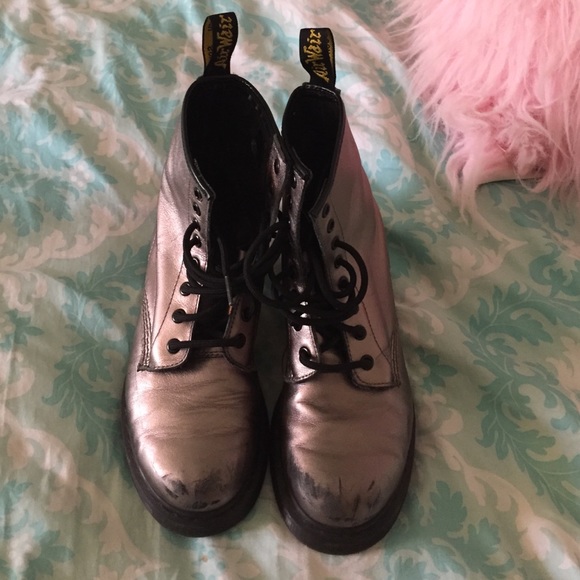 Metallic doc. Martens.