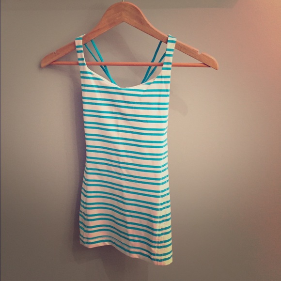 Lululemon size 4