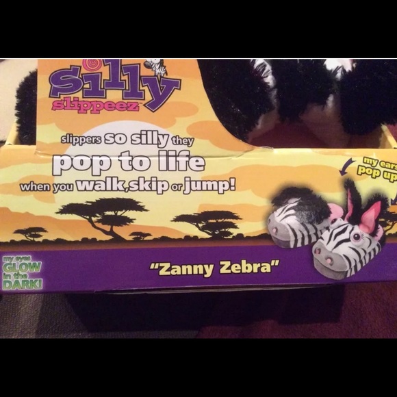 🎄🎄Silly Slippeez  Zany Zebra Child size XL (4-6) - Picture 3 of 3