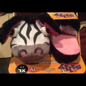 🎄🎄Silly Slippeez  Zany Zebra Child size XL (4-6)
