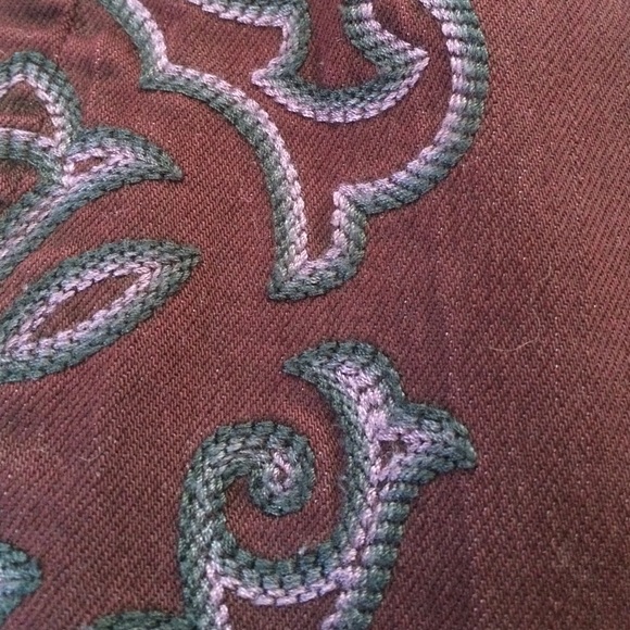 BDG Skinny Maroon Pant with Embroidery size 26 - Picture 3 of 4