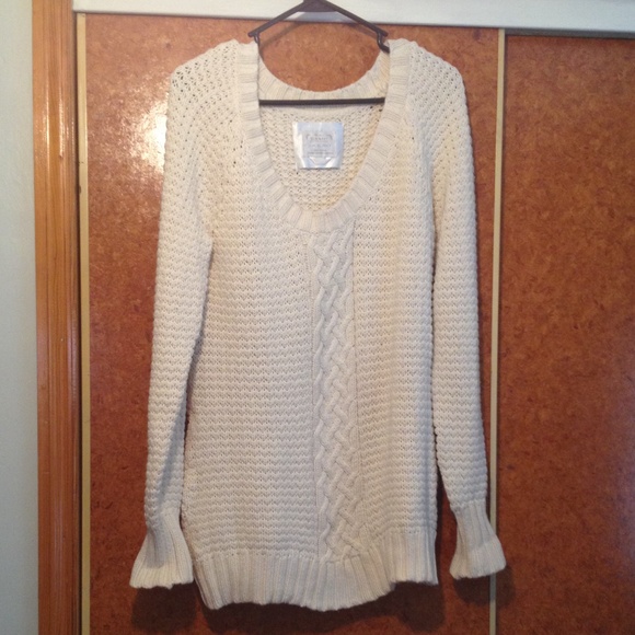 Chunky cream sweater by Old Navy