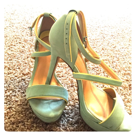 Gianni Bini teal heels