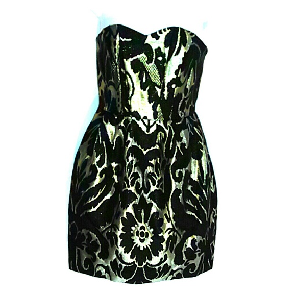 H&M Dresses & Skirts - Beautiful black and gold dress