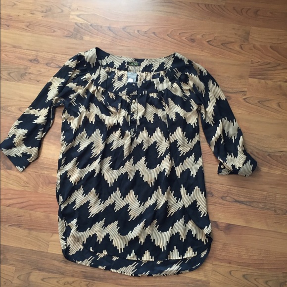 Trendy chevron top. New with tags.