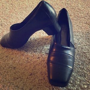 Life stride shoes . NEW. Never worn