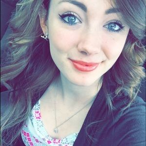 Meet your seller! 🎀